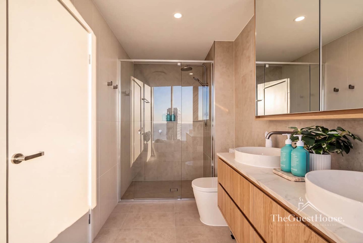 "MAIN VIEW" photo 20